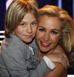 Ede 21 januari 2011
Finale van TVOH The voice of Holland in Ede gepresenteerd door Wendy v Dijk en Martijn Krabbe. Ben Saunders wint uiteindelijk. Wendy werd om 12 uur 40 en Erland Galjaard en Sem v Dijk waren erbij
Peter Smulders bv