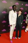 Amsterdam 16 januari 2023
Premiere Fijn weekend in Tuschinski.
De cast bestaat uit oa Sarah Chronis Carolien Spoor Jon karthaus Lisa Zweerman Steef de Bot Kay Greidanus en Aus Greidanus sr. Andre Dongelmans  droeg roze schoenen  pumps