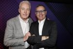 Hilversum 9 januari 2023
Arjan Lubach wordt bij beeld en Geluid gekozen tot mediapersoon van 2022. Andre v Duin reikt hem de prijs uit .
