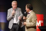 Hilversum 9 januari 2023
Arjan Lubach wordt bij beeld en Geluid gekozen tot mediapersoon van 2022. Andre v Duin reikt hem de prijs uit . Andre van Duin en Eppo van Nispen tot Sevenaer