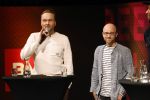 Hilversum 9 januari 2023
Arjan Lubach wordt bij beeld en Geluid gekozen tot mediapersoon van 2022. Andre v Duin reikt hem de prijs uit .