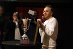 Hilversum 9 januari 2023
Arjan Lubach wordt bij beeld en Geluid gekozen tot mediapersoon van 2022. Andre v Duin reikt hem de prijs uit .