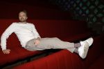 Hilversum 9 januari 2023
Arjan Lubach wordt bij beeld en Geluid gekozen tot mediapersoon van 2022. Andre v Duin reikt hem de prijs uit .