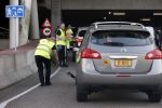 Amsterdam 17 juni 2022
Autos worden gecontroleerd door beveiilger bij Johan Cruijff arena