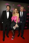 Amsterdam 16 januari 2023
Premiere Fijn weekend in Tuschinski.
De cast bestaat uit oa Sarah Chronis Carolien Spoor Jon karthaus Lisa Zweerman Steef de Bot Kay Greidanus en Aus Greidanus sr. Bob Sikkes (rechts) met Roos Reedijk en....