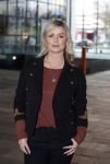 Hilversum 9 januari 2023
Arjan Lubach wordt bij beeld en Geluid gekozen tot mediapersoon van 2022. Andre v Duin reikt hem de prijs uit . Bridget Maasland