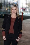 Hilversum 9 januari 2023
Arjan Lubach wordt bij beeld en Geluid gekozen tot mediapersoon van 2022. Andre v Duin reikt hem de prijs uit . Bridget Maasland