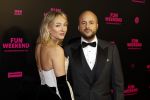 Amsterdam 16 januari 2023
Premiere Fijn weekend in Tuschinski.
De cast bestaat uit oa Sarah Chronis Carolien Spoor Jon karthaus Lisa Zweerman Steef de Bot Kay Greidanus en Aus Greidanus sr.