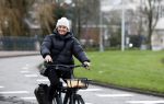 Amsterdam 4 januari 2023
Caroline Tensen op haar electrische v Moof fiets in Amsterdam zuid.