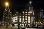 Amsterdam 20 en 22 december 2022
Kerstsfeer op de dam met het Paleis op de dam de Bijenkorf en Beursplein 5