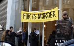Amsterdam 25 november 2022
Demonstranten voor Louis Vuitton op de pc hooftstraat