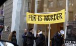 Amsterdam 25 november 2022
Demonstranten voor Louis Vuitton op de pc hooftstraat