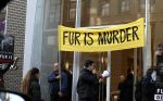 Amsterdam 25 november 2022
Demonstranten voor Louis Vuitton op de pc hooftstraat