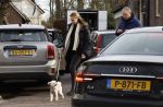 Laren Blaricum 6 januari 2022
Dennis Bergkamp en zijn vrouw Henriette in het centrum van Laren . Ze hebben een nieuw huis / villa gekocht in Blaricum .