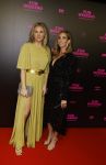 Amsterdam 16 januari 2023
Premiere Fijn weekend in Tuschinski.
De cast bestaat uit oa Sarah Chronis Carolien Spoor Jon karthaus Lisa Zweerman Steef de Bot Kay Greidanus en Aus Greidanus sr. Ellen Hoog met een vriendin