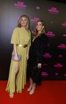 Amsterdam 16 januari 2023
Premiere Fijn weekend in Tuschinski.
De cast bestaat uit oa Sarah Chronis Carolien Spoor Jon karthaus Lisa Zweerman Steef de Bot Kay Greidanus en Aus Greidanus sr. Ellen Hoog met een vriendin