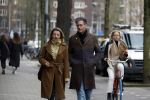 Amsterdam 6 april 2022
Erik Dijkstra met (een) vriendin op straat in Amsterdam zuid.