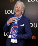 Amsterdam 11 april 2022
Premiere documentaire Louis  over het leven van Louis v Gaal in Tuschinski. Louis kwam samen met zijn vrouw Truus. Freek de Jonge met zijn vrouw
