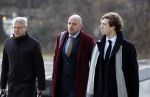 Amsterdam 22 december 2022
Jelle Brandt Corstius op weg naar de rechtbank voor rechtszaak met Gijs v Dam