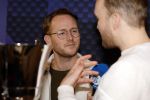 Hilversum 9 januari 2023
Arjan Lubach wordt bij beeld en Geluid gekozen tot mediapersoon van 2022. Andre v Duin reikt hem de prijs uit . Jordi Versteegden