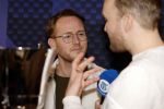 Hilversum 9 januari 2023
Arjan Lubach wordt bij beeld en Geluid gekozen tot mediapersoon van 2022. Andre v Duin reikt hem de prijs uit . Jordi Versteegden