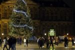 Amsterdam 20 en 22 december 2022
Kerstsfeer op de dam met het Paleis op de dam de Bijenkorf en Beursplein 5