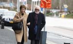 Hilversum 29 december 2022
Bij Beeld en Geluid op het mediapark  konden mensen afscheid nemen van Han Peekel . Martine v Os met haar man