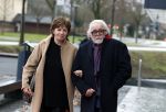 Hilversum 29 december 2022
Bij Beeld en Geluid op het mediapark  konden mensen afscheid nemen van Han Peekel . Martine v Os met haar man