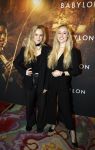 Amsterdam 9 januari 2022
Premiere Babylon in Tuschinski. 
Mylene Waalewijn en Rosanne Waalewijn