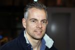 Hilversum 9 januari 2023
Arjan Lubach wordt bij beeld en Geluid gekozen tot mediapersoon van 2022. Andre v Duin reikt hem de prijs uit . Nick Dijkman