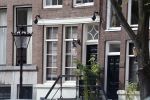 Amsterdam 10 en 11 september 2022
Vriendinnen van prinses Amalia zijn aan het verhuizen . Ouders brengen spullen .