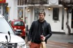 Amsterdam 28 december 2022
Rick Brandsteder haalt vers sapje op de van Woustraat