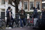Amsterdam 2 januari 2023
Rolf Snoeren ( Victor en Rolf) wandelt met zijn hond door het centrum van Amsterdam