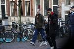 Amsterdam 2 januari 2023
Rolf Snoeren ( Victor en Rolf) wandelt met zijn hond door het centrum van Amsterdam