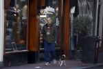 Amsterdam 2 januari 2023
Rolf Snoeren ( Victor en Rolf) wandelt met zijn hond door het centrum van Amsterdam