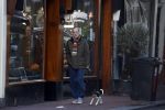 Amsterdam 2 januari 2023
Rolf Snoeren ( Victor en Rolf) wandelt met zijn hond door het centrum van Amsterdam