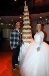 Hilversum 10 april 2022
Trouwen Rudolph v Veen en zijn vrouw Simone bij studio 21 op het mediapark .