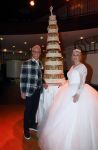 Hilversum 10 april 2022
Trouwen Rudolph v Veen en zijn vrouw Simone bij studio 21 op het mediapark .