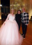 Hilversum 10 april 2022
Trouwen Rudolph v Veen en zijn vrouw Simone bij studio 21 op het mediapark . Rudolph met zijn voormalig danspartner Roemjana de Haan