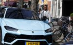 Amsterdam 11 april 2022
Steven Bergwijn in zijn Lamborghini Urus in Amsterdam zuid