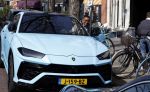 Amsterdam 11 april 2022
Steven Bergwijn in zijn Lamborghini Urus in Amsterdam zuid