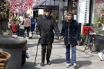 Amsterdam 11 april 2022
Theo Heuft met partner aan het wandelen in Amsterdam zuid