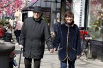 Amsterdam 11 april 2022
Theo Heuft met partner aan het wandelen in Amsterdam zuid