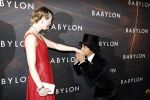 Amsterdam 9 januari 2022
Premiere Babylon in Tuschinski.
Wibi Soerjadi met zijn vriendin