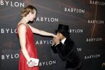Amsterdam 9 januari 2022
Premiere Babylon in Tuschinski.
Wibi Soerjadi met zijn vriendin