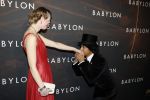 Amsterdam 9 januari 2022
Premiere Babylon in Tuschinski.
Wibi Soerjadi met zijn vriendin