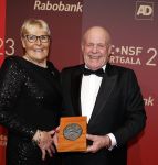 Utrecht 20 december 2023
Sportman / sportvrouw van jaar gala . Ada Kok kreeg een ouvre award en kwam samen met haar man Math