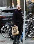 Amsterdam 27 december 2023
Bram Moszkowicz doet boodschappen in Amsterdam zuid.