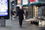 Amsterdam 27 december 2023
Bram Moszkowicz doet boodschappen in Amsterdam zuid.
