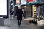 Amsterdam 27 december 2023
Bram Moszkowicz doet boodschappen in Amsterdam zuid.